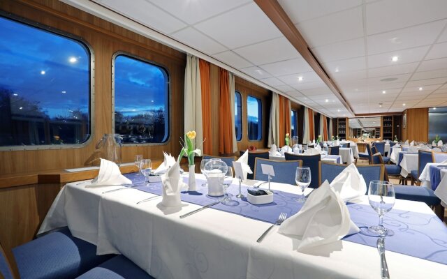 Hotelkabinenschiff Junker Jörg