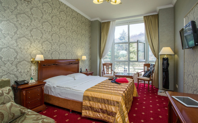 ГК Адиюх-Пэлас