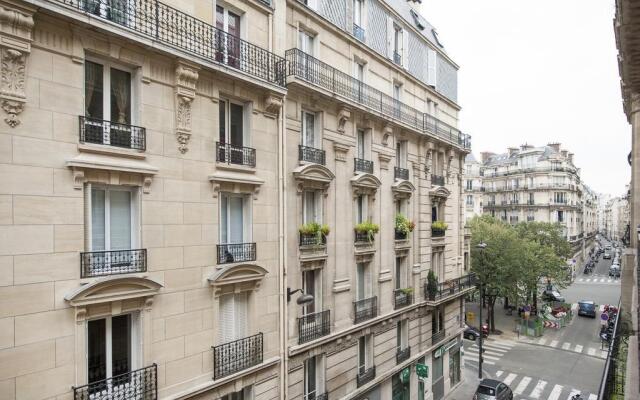 Pick a Flat - Champs Elysees / Laugier Apartment