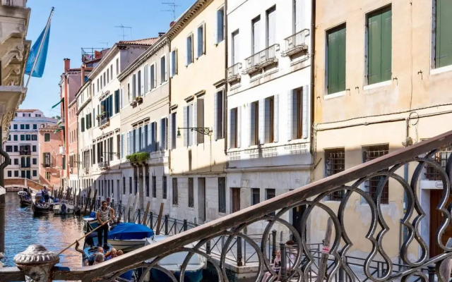 San Severo Bright Stylish Apartments Canal View