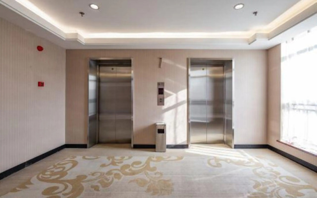 HR-East Hotel