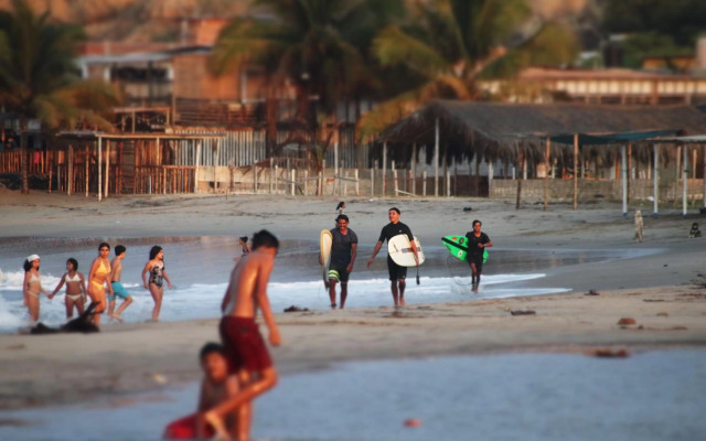 Casa Kresala, Surf House