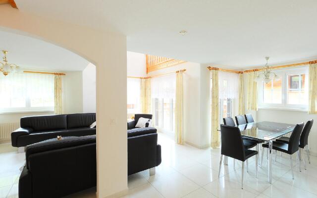 Linda - Four Bedroom