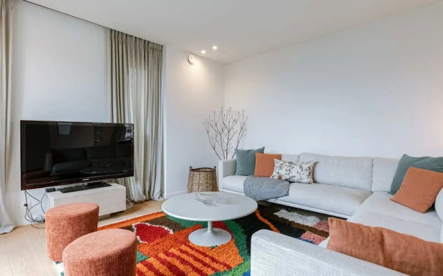 Villa for 8 Guests Steps From the Beach