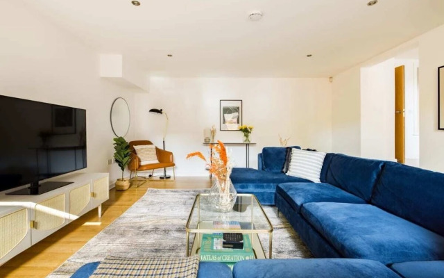 The Clapham - Captivating 2bdr With Garden Parking