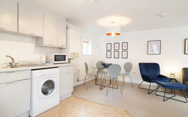 Kings Corner- Townhouse in the city