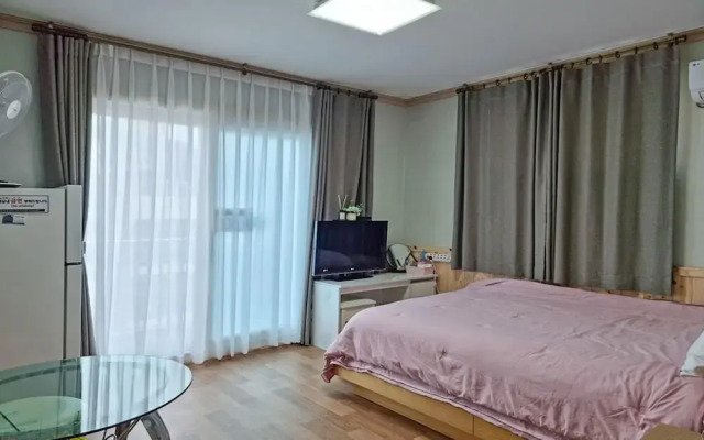 Yangyang Muhak Motel