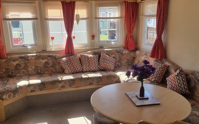 8 Berth Caravan Direct Beach Access