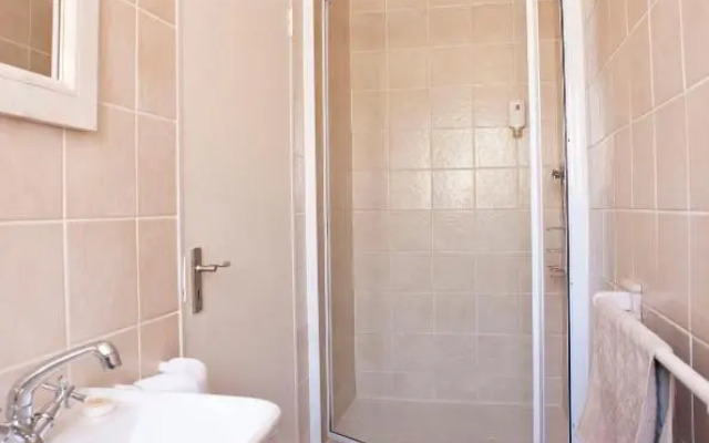 Pinoak Cottage Constantia