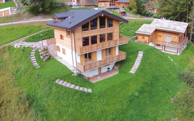 Chalet in La Tzoumaz With Sauna Views