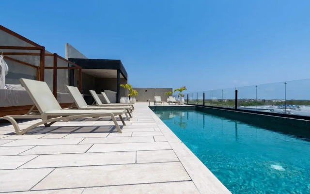 Spacious Apartment With Terrace and Rooftop Pool