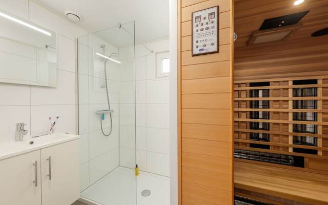 Modern Chalet With Dishwasher Near the Beach