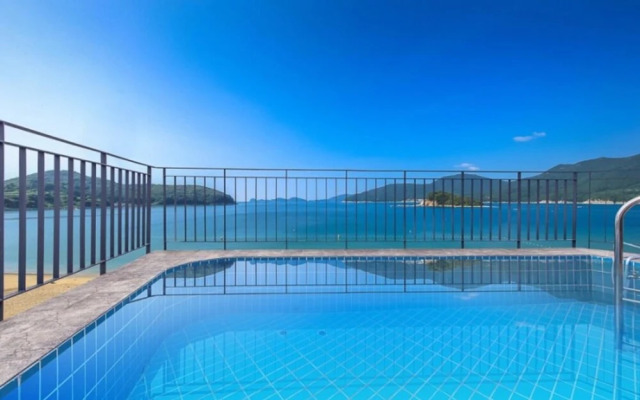 Geojedo Blue Hill Pension