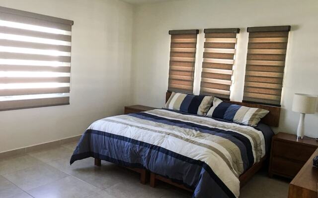 Big House Pool Grill, 4 Bedrooms 12 ppl AC Ocean View TV Wifi