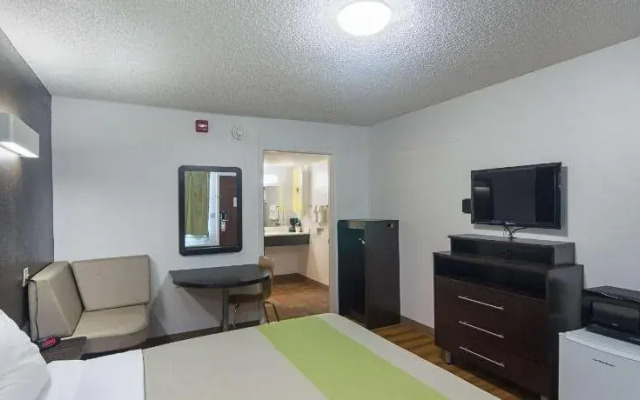 Studio 6-Oklahoma City, OK - Airport