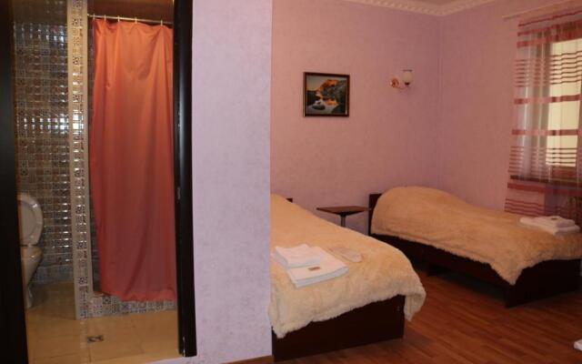 Hotel 333