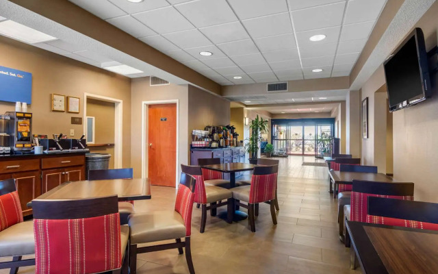 Comfort Inn & Suites LaGrange East