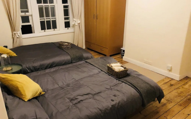 3bed apartment next to eurostar station