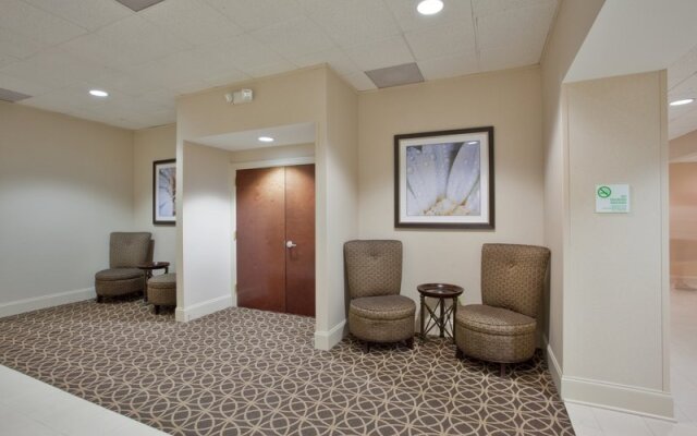 DoubleTree by Hilton Raleigh Midtown