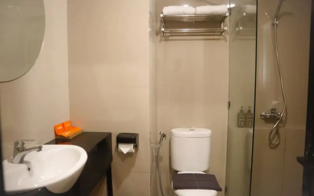 Front One Hotel Gombong