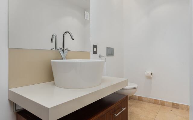 Mandela Rhodes T1001