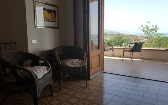 Apartment With 2 Bedrooms in Fuscaldo, With Wonderful sea View, Enclos
