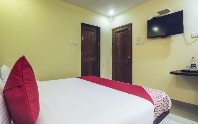 OYO 28047 Hotel Galaxy Residency