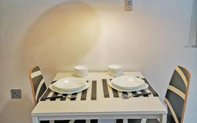 Conil Red-Black Apartment