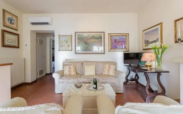 Casa Emy in Lucca With 3 Bedrooms and 2 Bathrooms