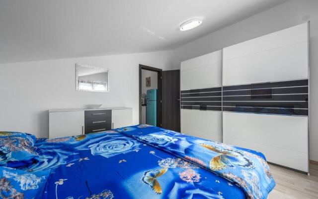 PHAROS house with apartment