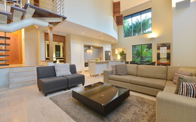 OneLuxe Luxury Holiday House