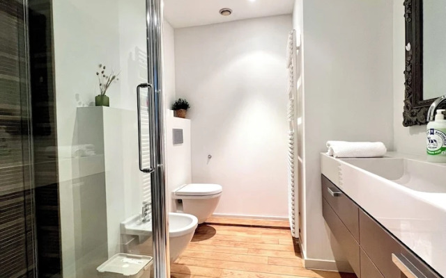 Peaceful 2 minutes European Parliament