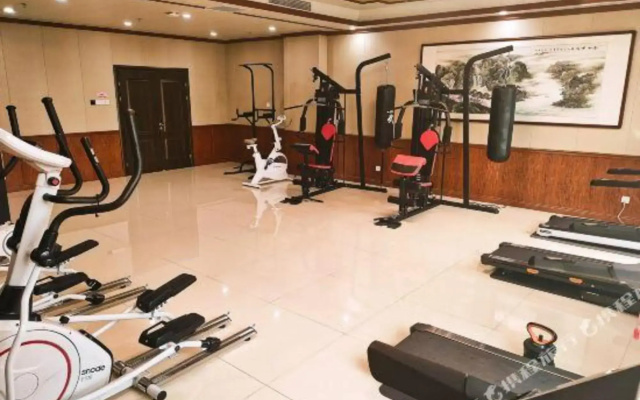 99 Xinbiao Hotel (Binzhou Yangxin Bus Station Lubei Street)