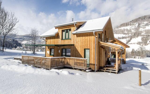 Luxurious Chalet in Sankt Georgen ob Murau with Hot Tub