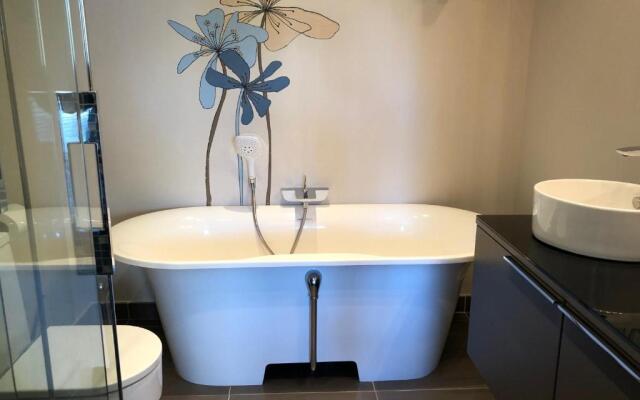 Alcazaba Beach Luxury Apartment02 Estepona