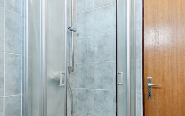 Snug Apartment in Vir near Sea