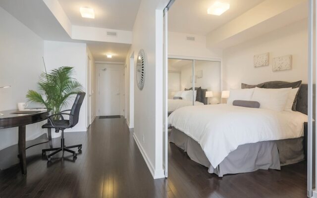 Noel Suites - York and Simcoe