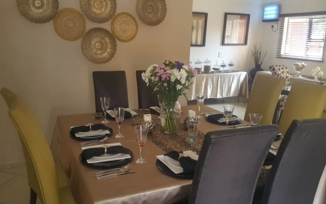 Umqhele Bed  Breakfast