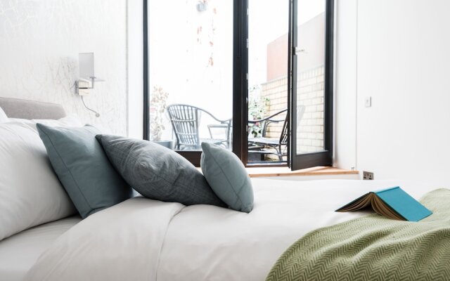 The Camden Chalet - Bright & Modern 3bdr Home With Balcony