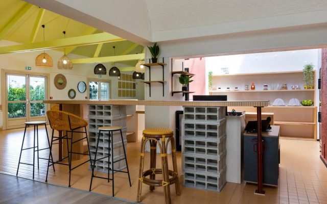 greet Hotel Villeneuve La Garenne
