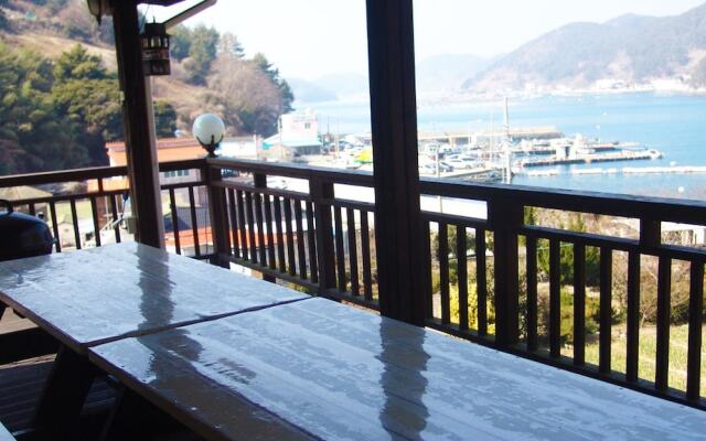 Tongyeong The Sea and The Poet Pension