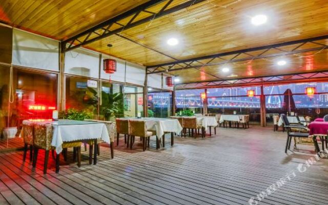 Mishi Hotel
