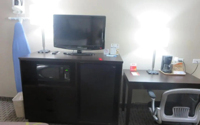 Super 8 Mundelein/Libertyville Area