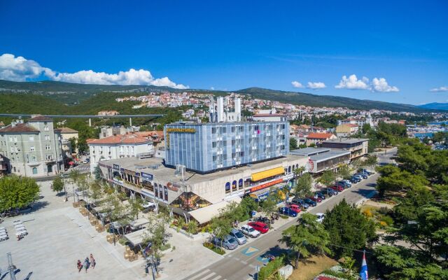 Hotel International