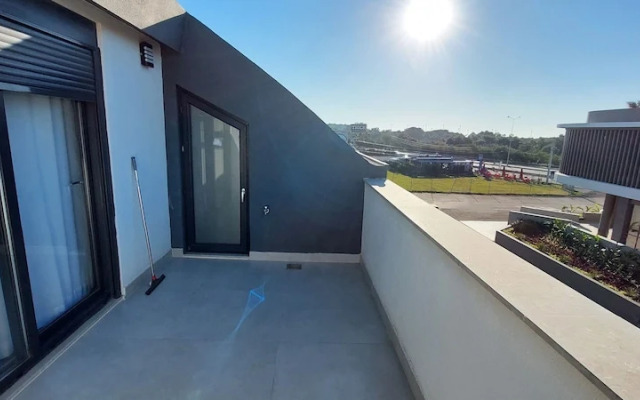 Professionally Maintained Spacious New Suites 2-4