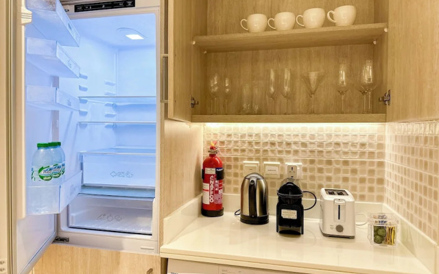 Infinity Pool and Beachfront Apartments - Seven Palm