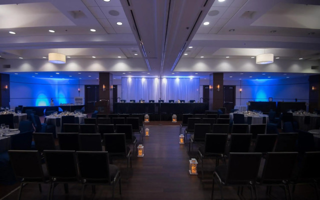 Four Points by Sheraton Winnipeg South