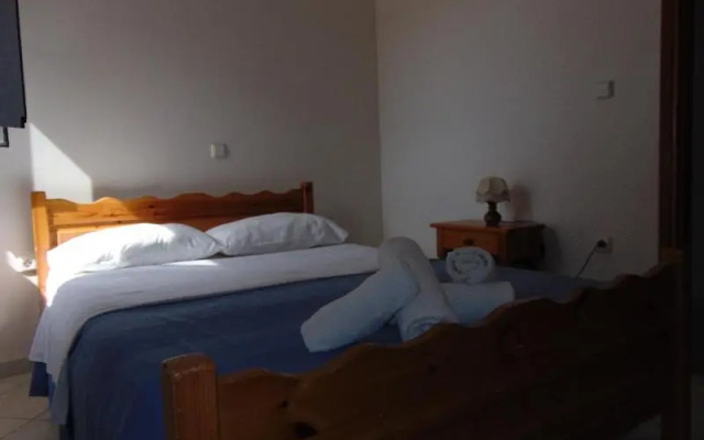 Marina Apartments &amp; Studios