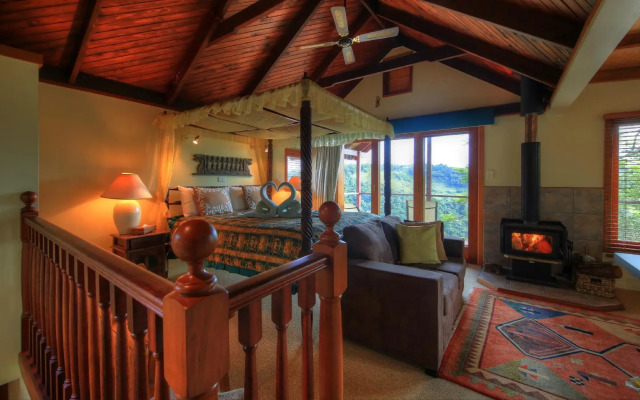Maleny Tropical Retreat Balinese B&B