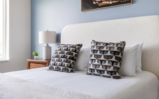 Landing Furnished Apartments Near Northside